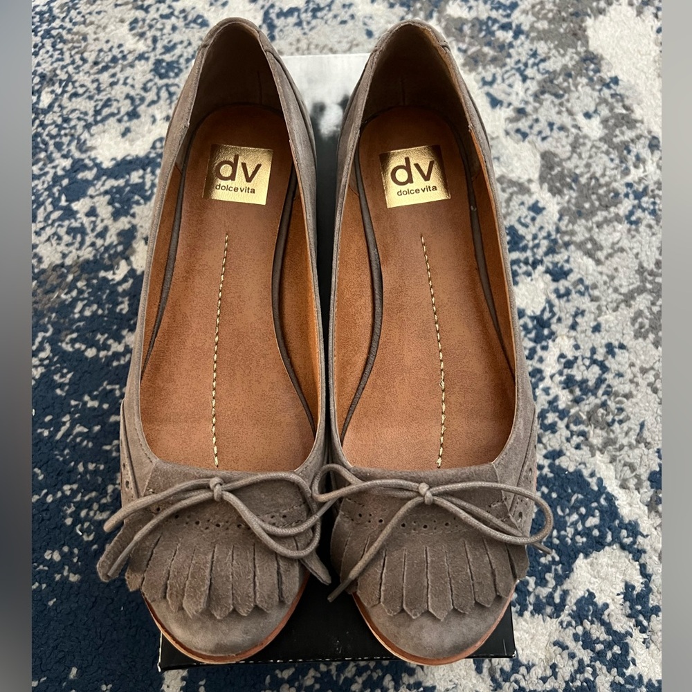 Dolce Vita (DV) Suede Flats - Size 8 - New